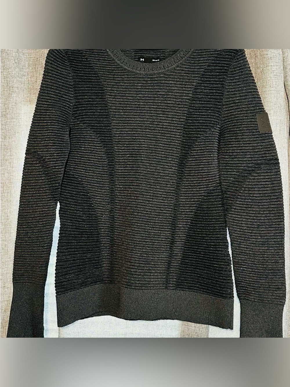 Under Armour IntelliKnit Phantom 2.0 Mens Dark Gray Ribbed Crewneck, Size Medium